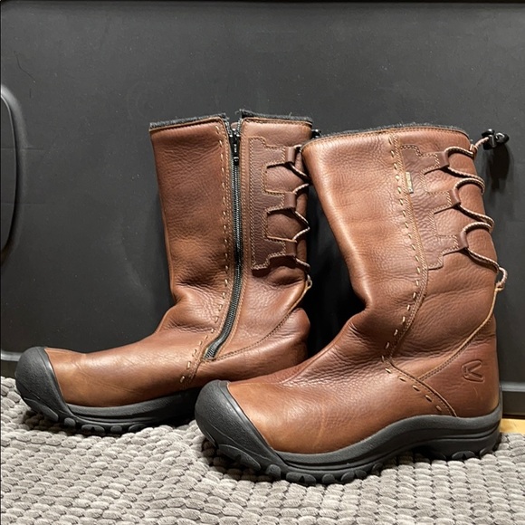 KEEN DRY LEATHER BOOTS SZ 6.5